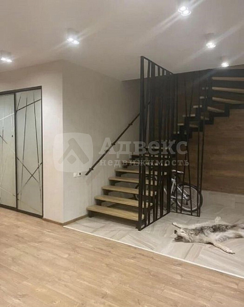 Квартира 5-комн., 198.8 м²