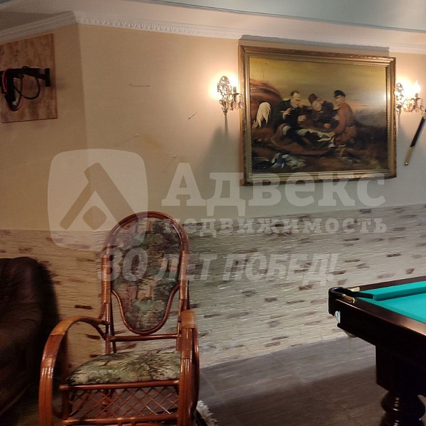 Коттедж 240 м²