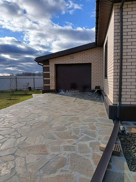 Коттедж 200 м²