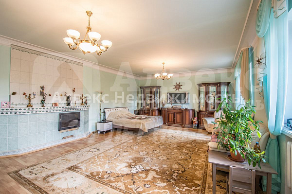 Дом, 651.8 кв.м.