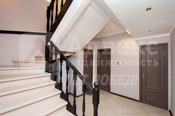 Коттедж 230 м²