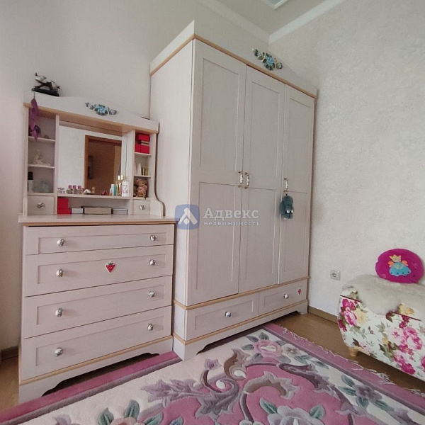 Коттедж 240 м²