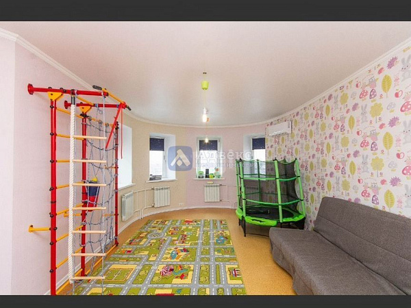 Квартира 3-комн., 109 м²