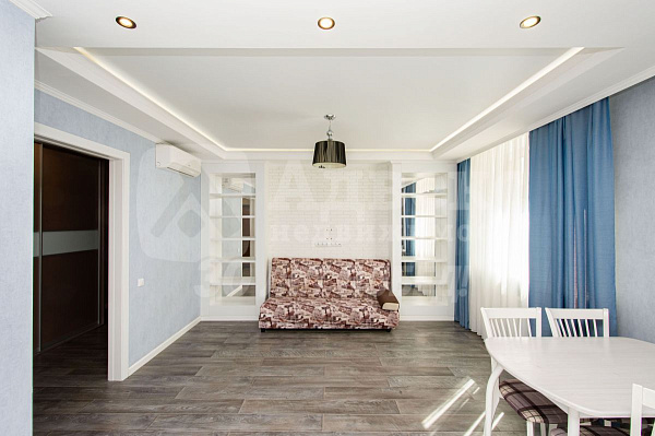 Квартира 3-комн., 72.3 м²