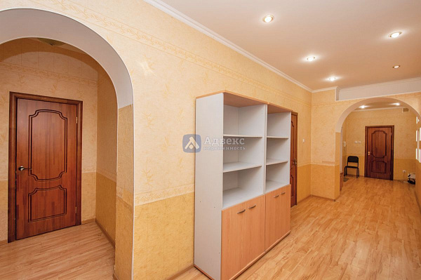 4-к квартира, 180 кв.м.