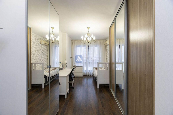 Квартира 3-комн., 103 м²