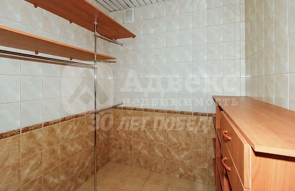 Квартира 5-комн., 200 м²