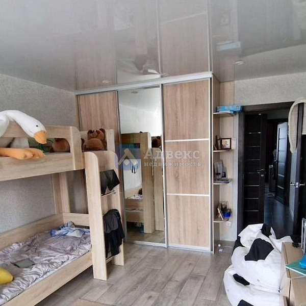 Квартира 3-комн., 90 м²