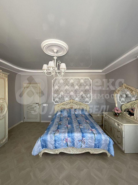 Квартира 2-комн., 76 м²