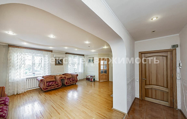 Квартира 3-комн., 92 м²