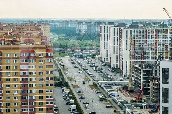 Прекрасный офис на 1 этаже 9-этажного дома ждет своих арендаторов! Общая площадь составляет 92.00 кв.м., что делает этот офис идеальным для различных видов бизнеса. В настоящее время в нем выполнен свежий современный ремонт, который создает уютную и функц