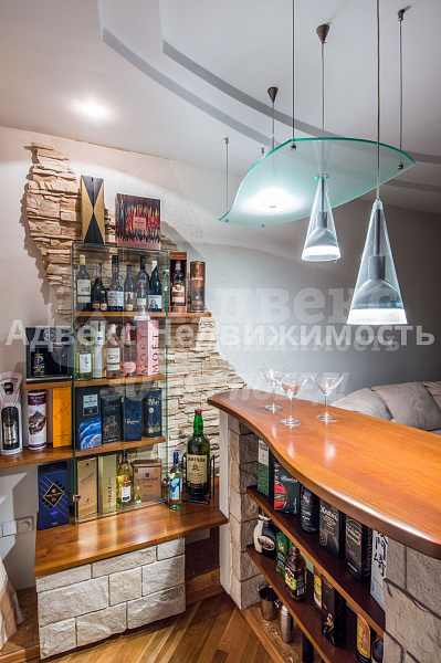Квартира 4-комн., 185.3 м²