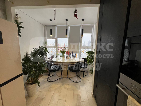 Квартира 3-комн., 85 м²