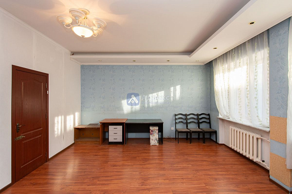 4-к квартира, 180 кв.м.