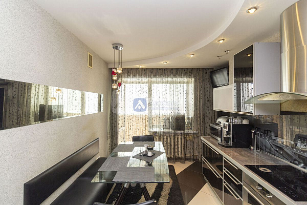 Квартира 3-комн., 160 м² Квартира 3-комн., 160 м²