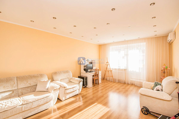 Квартира 3-комн., 107.7 м²