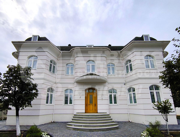 Коттедж 410 м²