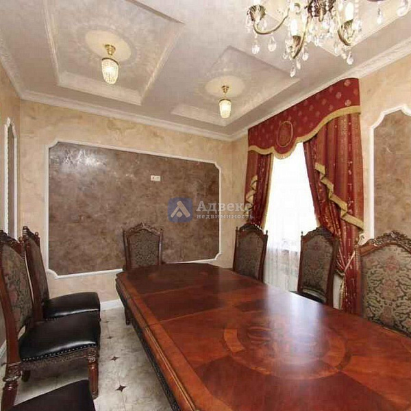 Коттедж 260 м²