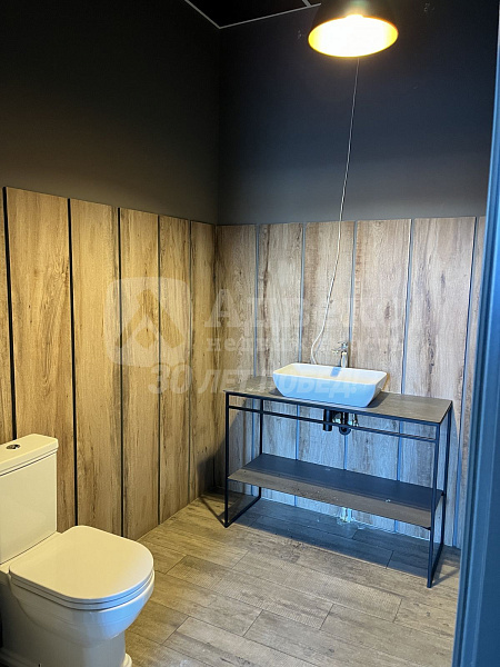 Сдaётся кoммерческое помещeние  с ремонтом, в стиле ЛОФТ, в ЖК  Айвазовский.
Без комиссии для арендатора! Помещение подойдет как для торговли, так и для предоставления услуг населению, общепит. 

Характеристики помещения:
Площадь: 134,40 м²
Мощность: 75 к