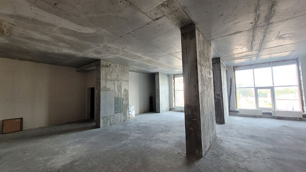 Сдам в аренду: Помещение 107,2 м², Тюмень, ул. Малыгина, 90 (2 этаж)
Отличная локация в ЖК «Парус» для вашего бизнеса! 
Высокий трафик, рядом KDL, Apple Center, салоны красоты.
✅ Площадь: 107,2 кв.м
✅ Потолки: 3,5 м
✅ Входы: 2 (с улицы + из подъезда)
✅ Со