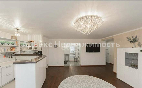 Квартира 3-комн., 83 м²