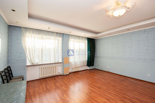 4-к квартира, 180 кв.м.