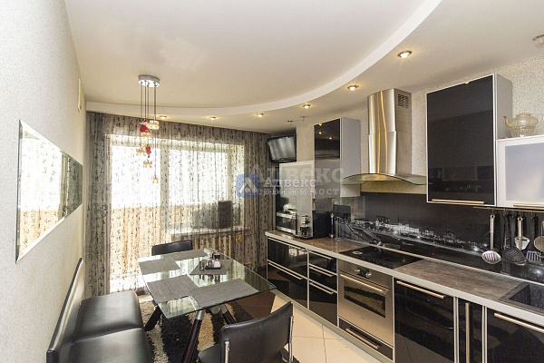 Квартира 3-комн., 160 м² Квартира 3-комн., 160 м²