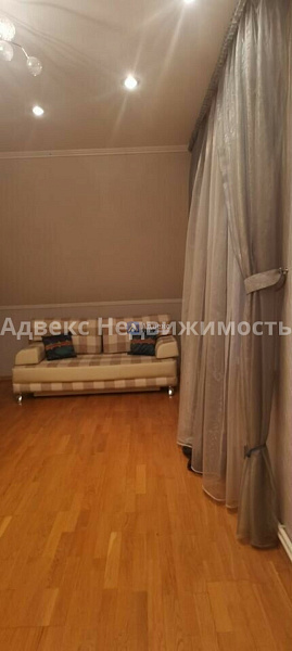 Коттедж 210 м²
