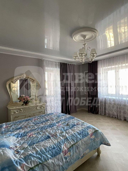 Квартира 2-комн., 76 м²