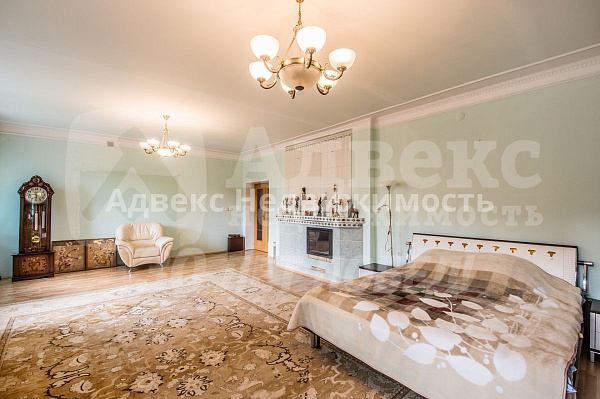 Дом, 651.8 кв.м.