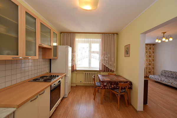 Квартира 3-комн., 101.3 м²