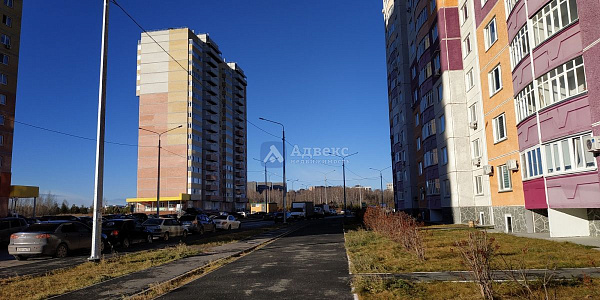 Квартира 3-комн., 76.8 м²