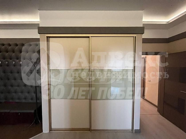 Квартира 3-комн., 122 м²