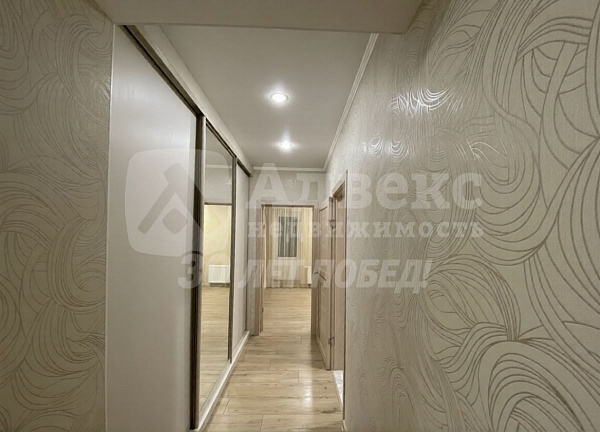 Квартира 3-комн., 105 м²