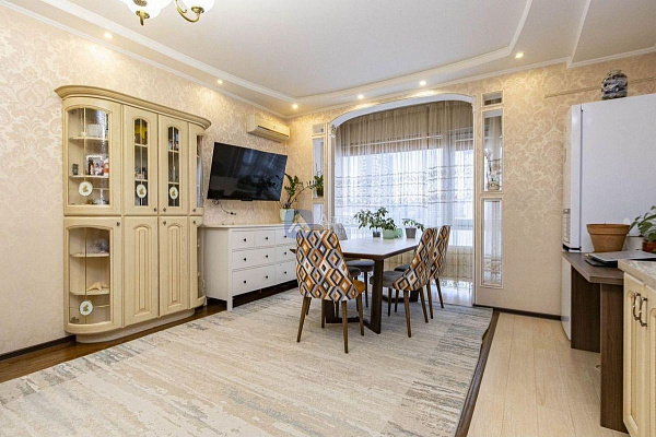 Квартира 3-комн., 103 м²