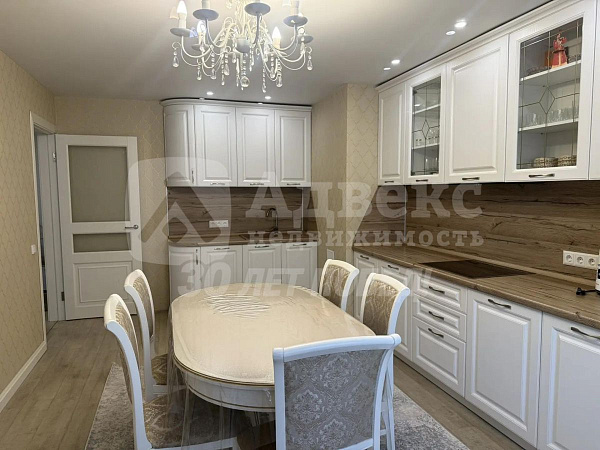 Квартира 3-комн., 87 м²