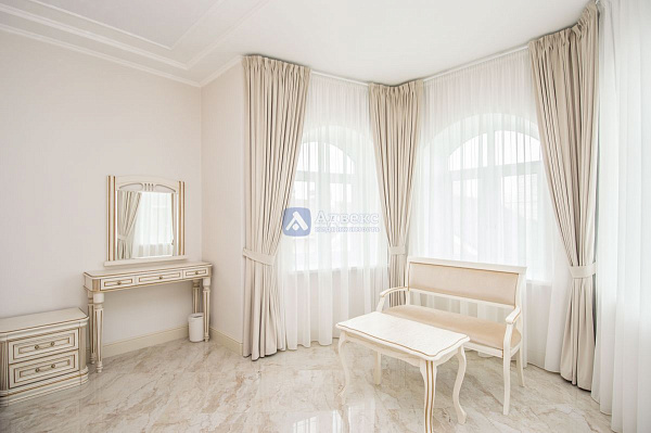 Коттедж 410 м²