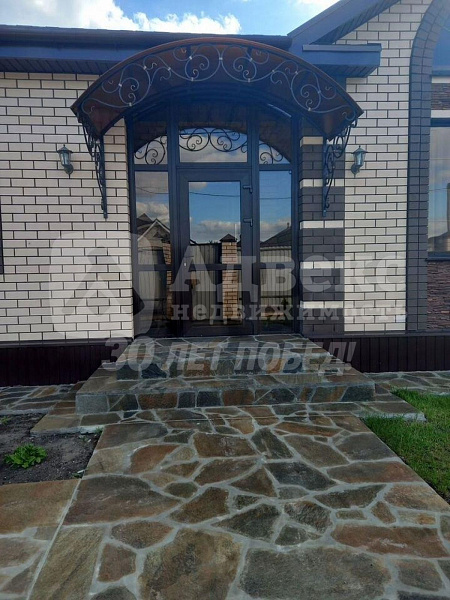 Коттедж 200 м²