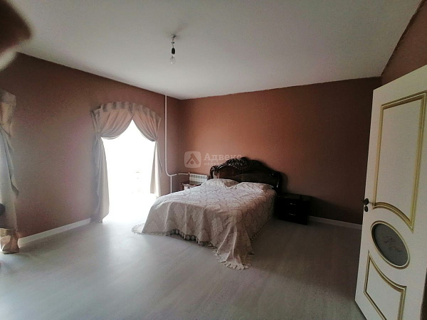 Квартира 3-комн., 145.1 м²