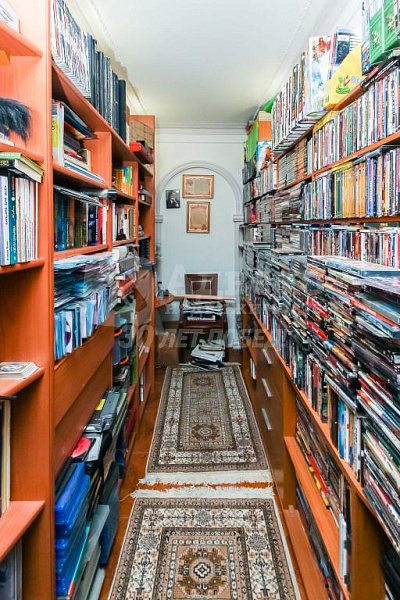 Квартира 4-комн., 242.6 м²