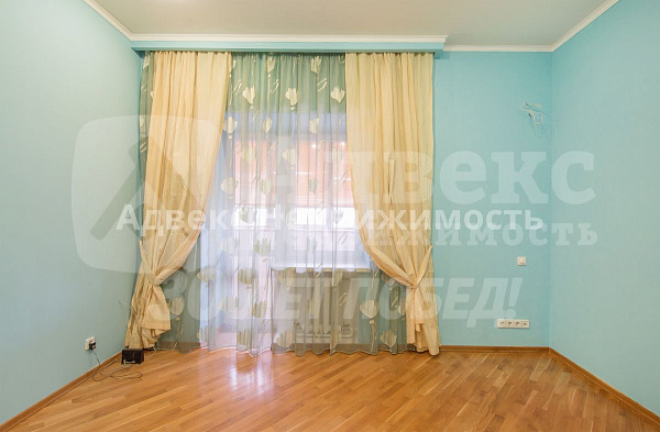 Квартира 4-комн., 185.3 м²