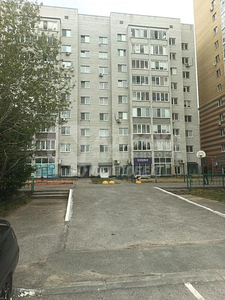 Пять комнат, 201 квадратный метр, отдельный вход с улицы на первом этаже — ваш бизнес обретает весомый статус с первой секунды. Это не просто офис, это готовый инструмент для роста, который не требует поиска проходной и лишних согласований. Вам доступно а