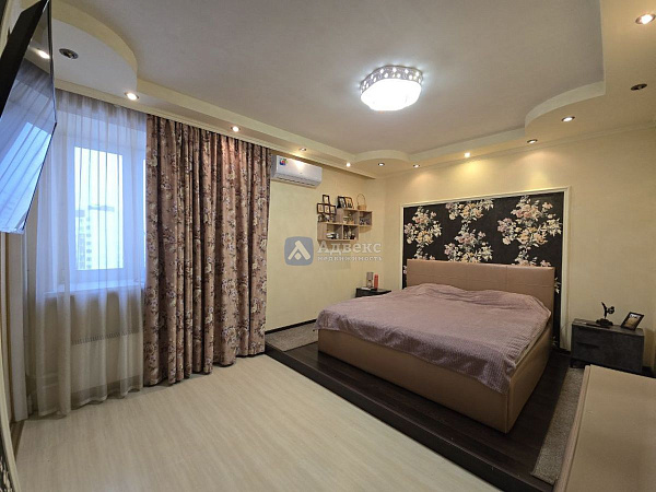 Квартира 3-комн., 111 м²