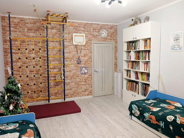 Квартира 2-комн., 80 м²