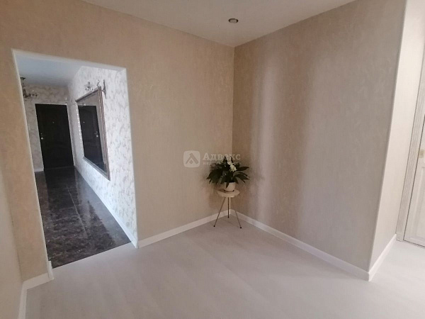 Квартира 3-комн., 145.1 м²