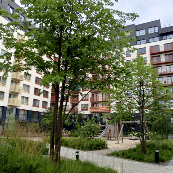 Квартира 3-комн., 166.8 м²