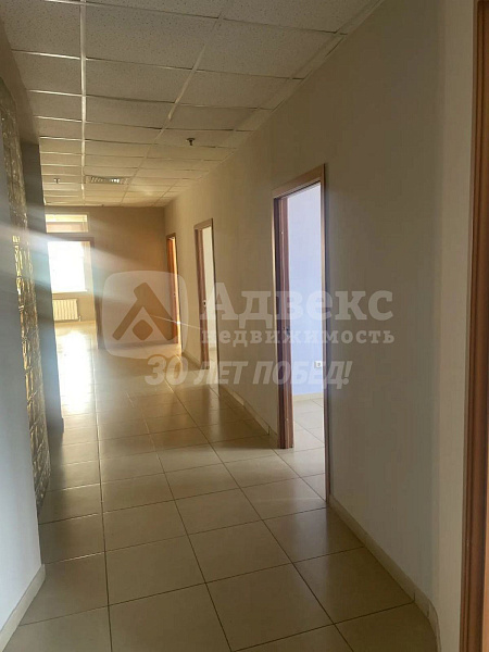 Идеальное помещение для вашего бизнеса! 

Предлагаем в аренду офисные помещения площадью 180 кв.м. на 2 этаже здания. В вашем распоряжении будет 7 комнат, которые предназначены для офисных рабочих мест, переговорных, и других функциональных зон. 

Мы пред