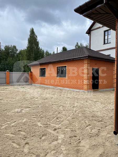 Коттедж 200 м²