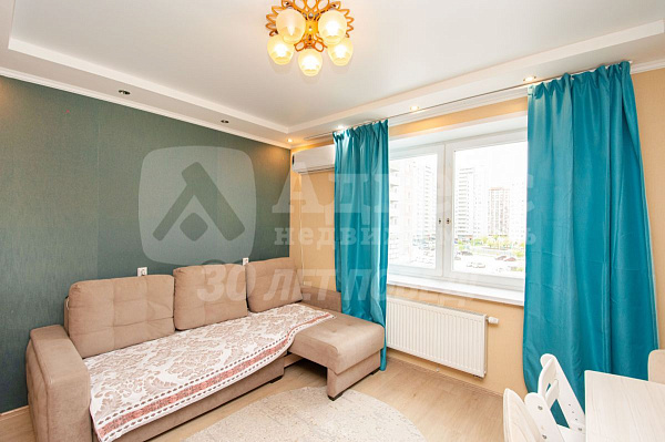 Квартира 3-комн., 77 м²