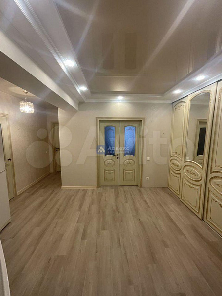 Квартира 2-комн., 76 м²